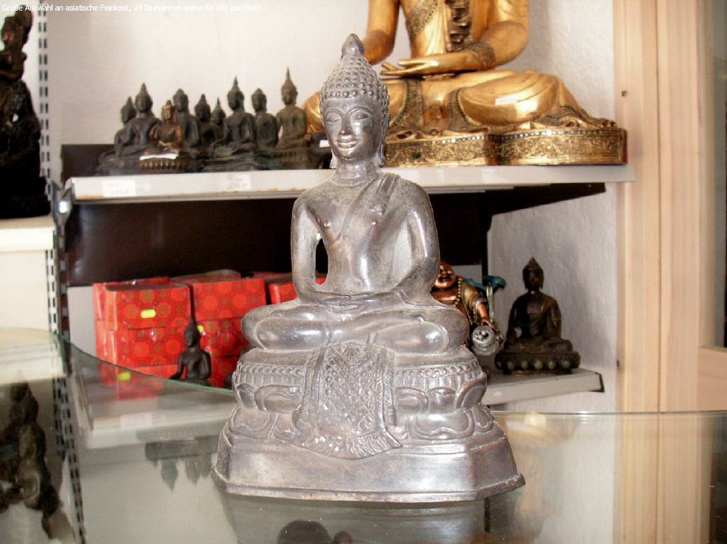 Guss Buddhastaue aus Thailand